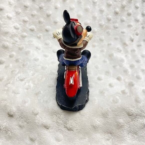 Disney's "Leader of the Pack" Mickey and Friends' Fun on the Open Road #15084 - Picture 5 of 5